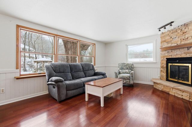 N1914 Wedgewood DRIVE, La Crosse, WI 54601