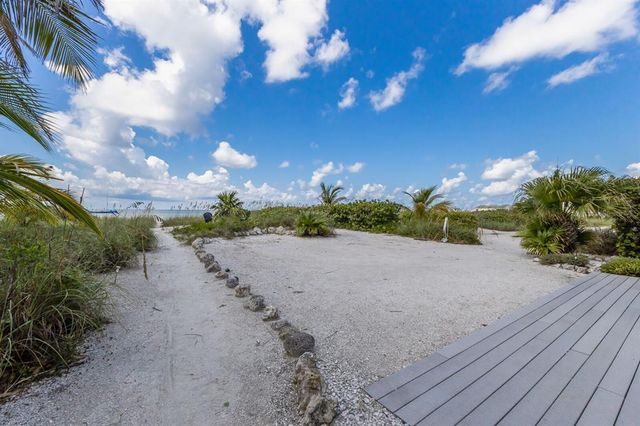 3007 AVENUE F 1, Holmes Beach, FL 34217