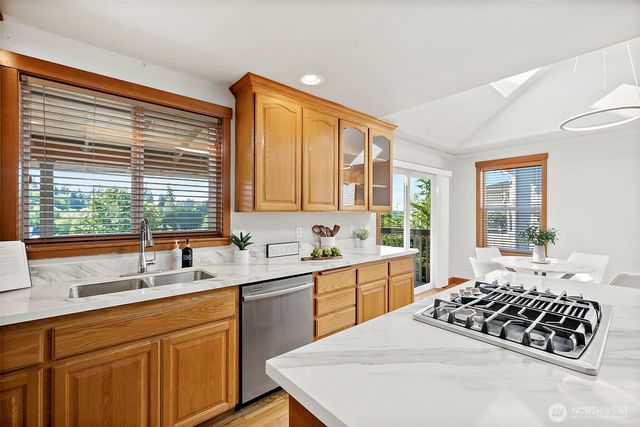 2110 26th Place SE, Puyallup, WA 98372