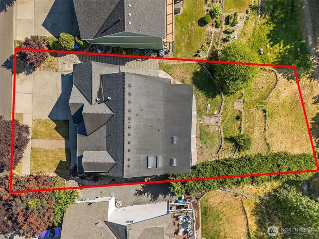 2110 26th Place SE, Puyallup, WA 98372