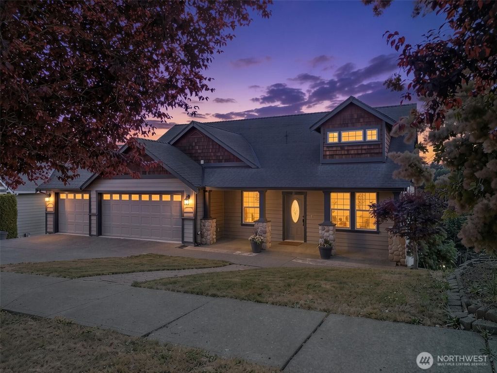 2110 26th Place SE, Puyallup, WA 98372