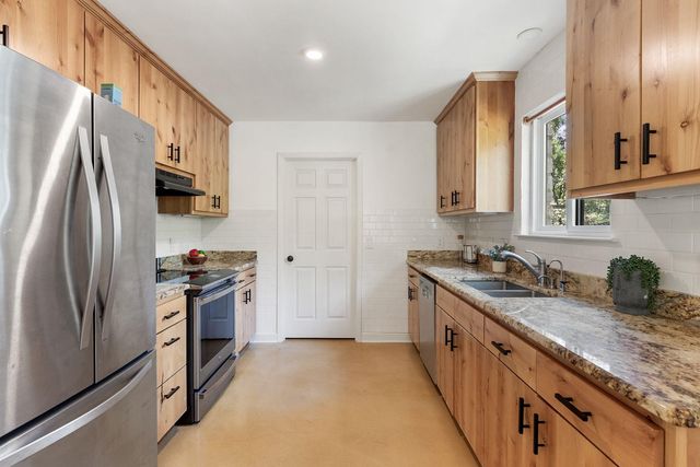 6808 Smokey Hill RD, Austin, TX 78736