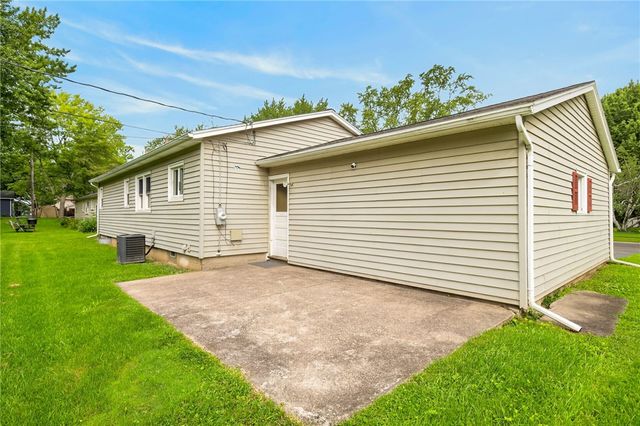 15 Adair Drive, Gates, NY 14606