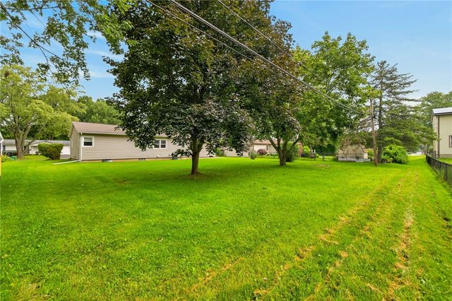 15 Adair Drive, Gates, NY 14606