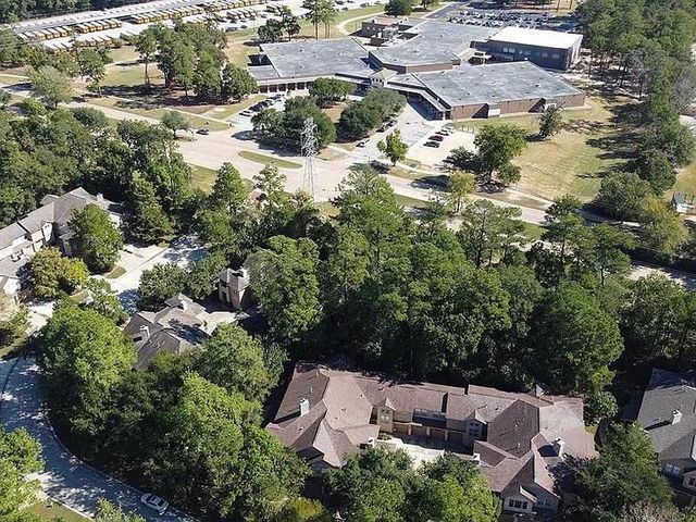 63 Scarlet Woods Court, Spring, TX 77380