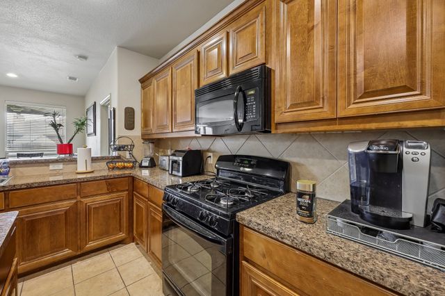 5220 Prestwick Drive, Arlington, TX 76001
