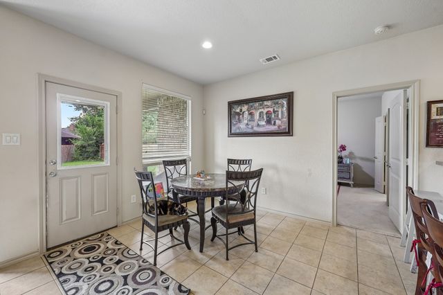 5220 Prestwick Drive, Arlington, TX 76001