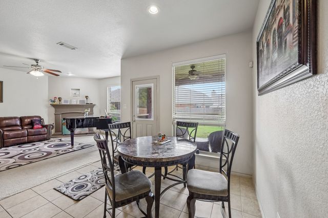 5220 Prestwick Drive, Arlington, TX 76001