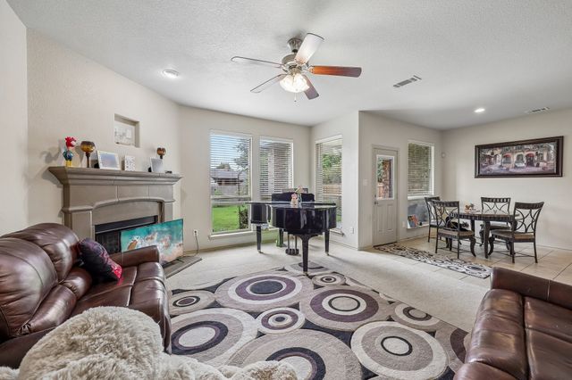 5220 Prestwick Drive, Arlington, TX 76001