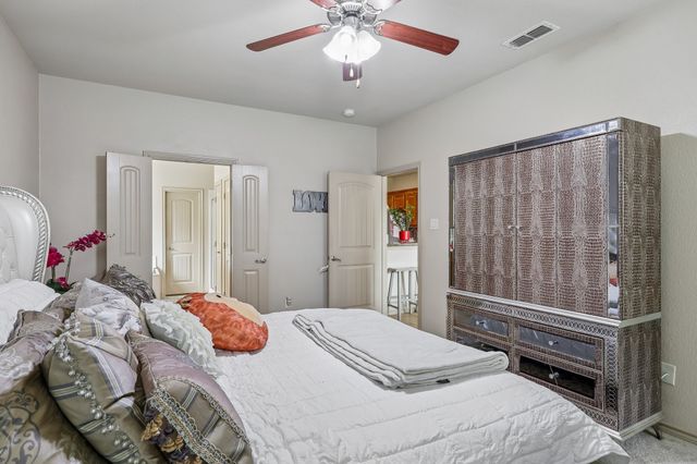 5220 Prestwick Drive, Arlington, TX 76001