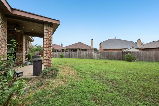 5220 Prestwick Drive, Arlington, TX 76001