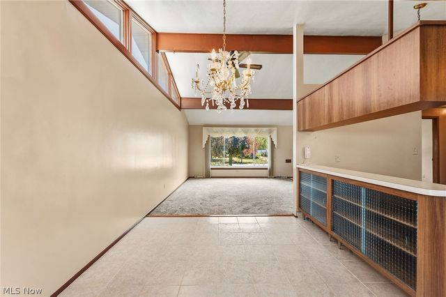 1226 Golden Gate Boulevard, Mayfield Heights, OH 44124