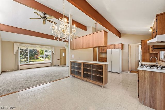 1226 Golden Gate Boulevard, Mayfield Heights, OH 44124