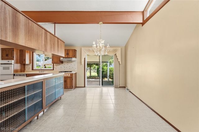 1226 Golden Gate Boulevard, Mayfield Heights, OH 44124