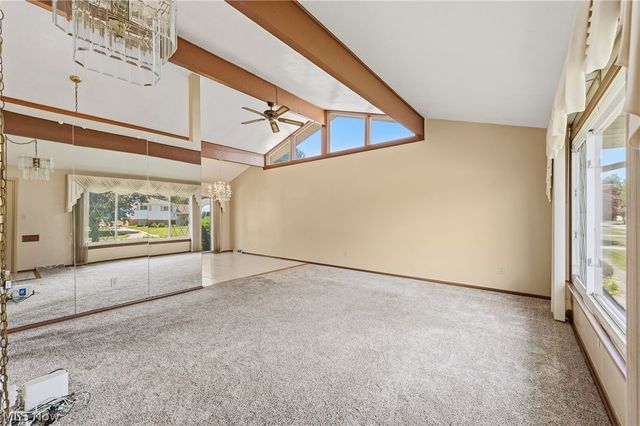 1226 Golden Gate Boulevard, Mayfield Heights, OH 44124