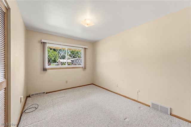 1226 Golden Gate Boulevard, Mayfield Heights, OH 44124