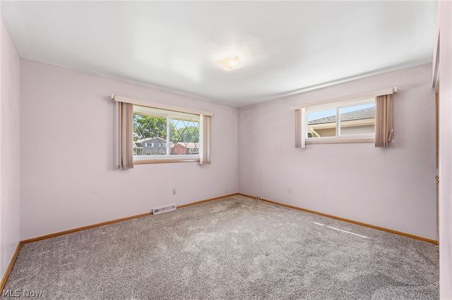 1226 Golden Gate Boulevard, Mayfield Heights, OH 44124