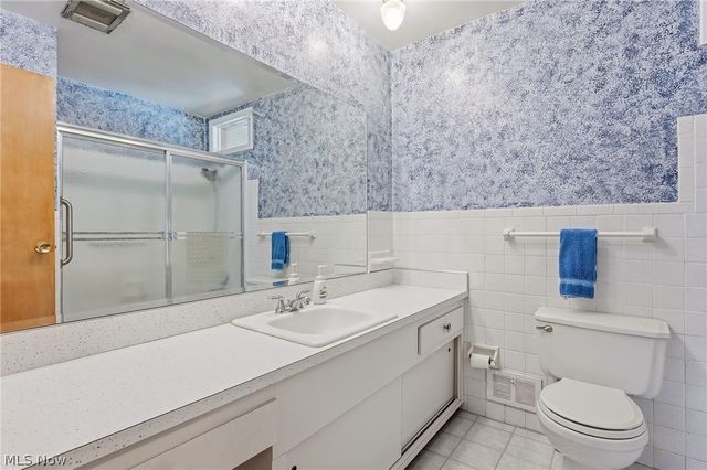 1226 Golden Gate Boulevard, Mayfield Heights, OH 44124