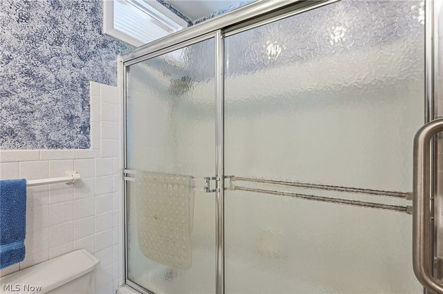 1226 Golden Gate Boulevard, Mayfield Heights, OH 44124