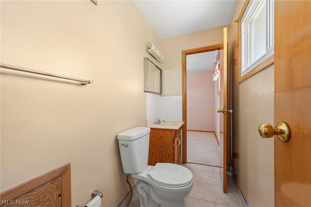 1226 Golden Gate Boulevard, Mayfield Heights, OH 44124