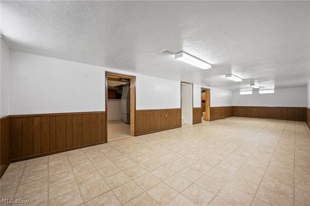 1226 Golden Gate Boulevard, Mayfield Heights, OH 44124