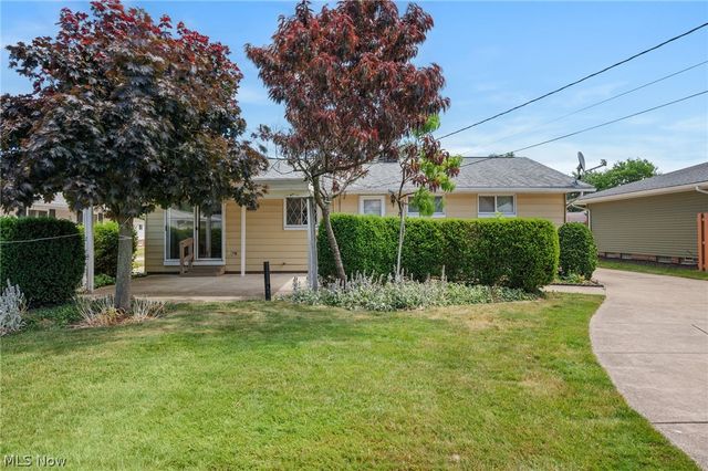 1226 Golden Gate Boulevard, Mayfield Heights, OH 44124