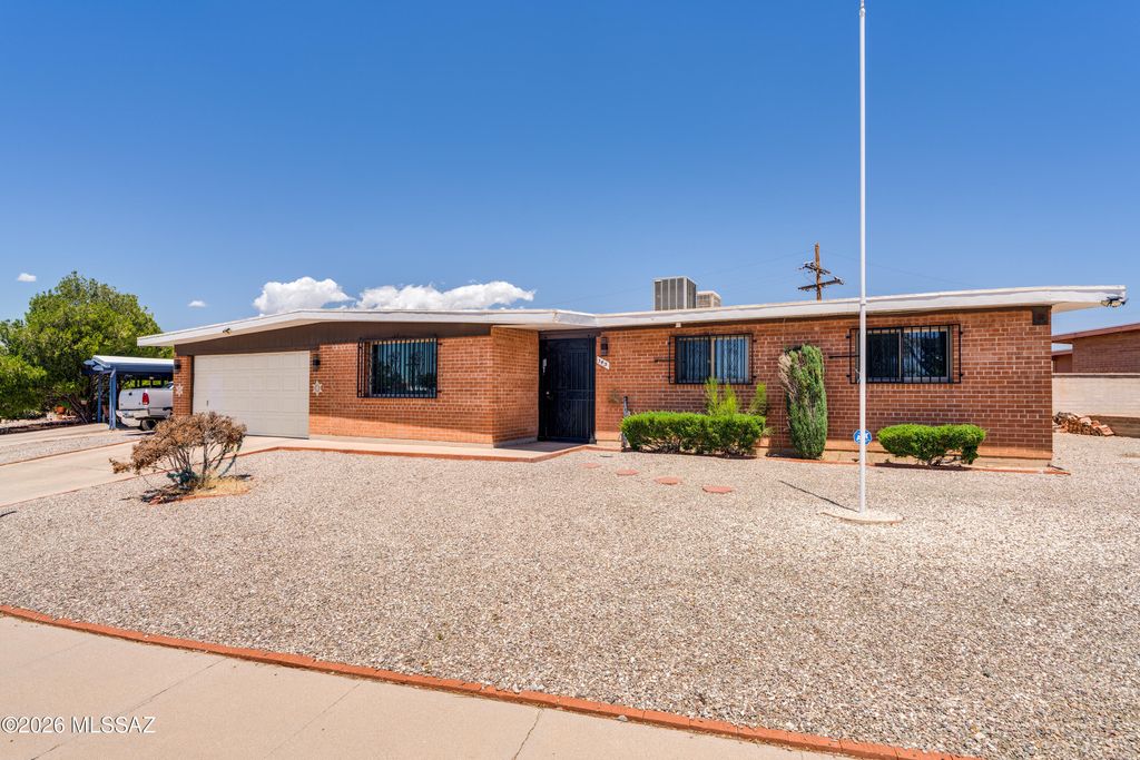 145 S Evelyn Avenue, Tucson, AZ 85710
