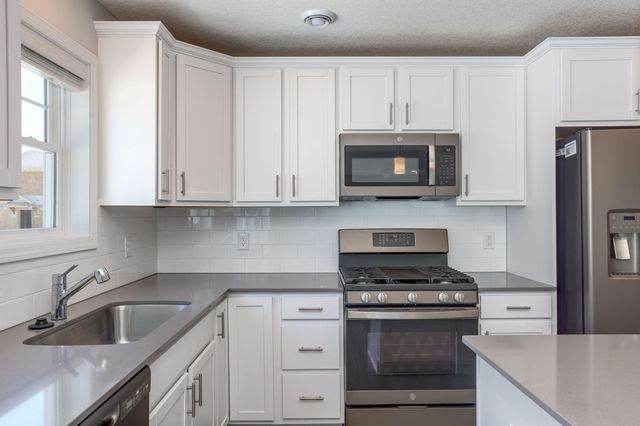 1142 Middlefield Road, Medina, MN 55340