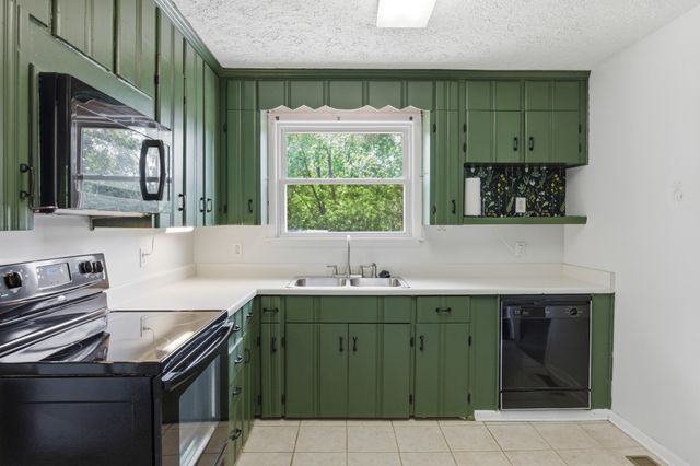 1345 Cheshire Dr, Nashville, TN 37207