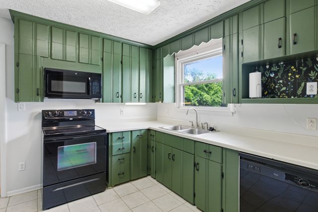 1345 Cheshire Dr, Nashville, TN 37207