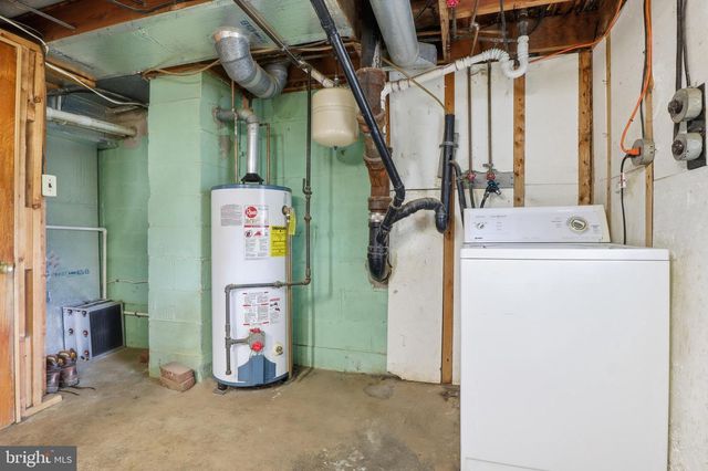 583 HILLCREST RD, York, PA 17403