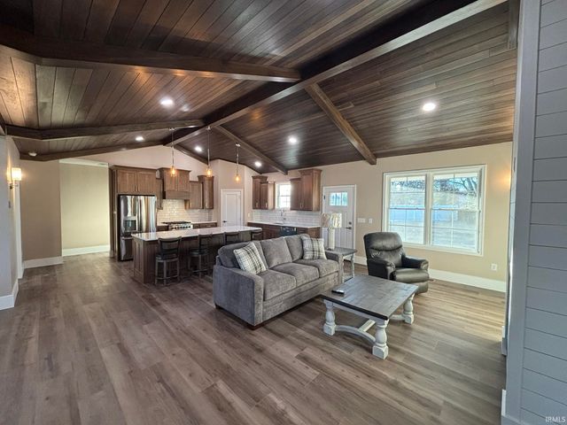 1200 N Cabernet Court, Vincennes, IN 47591