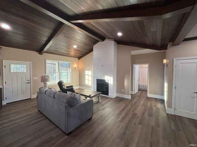 1200 N Cabernet Court, Vincennes, IN 47591