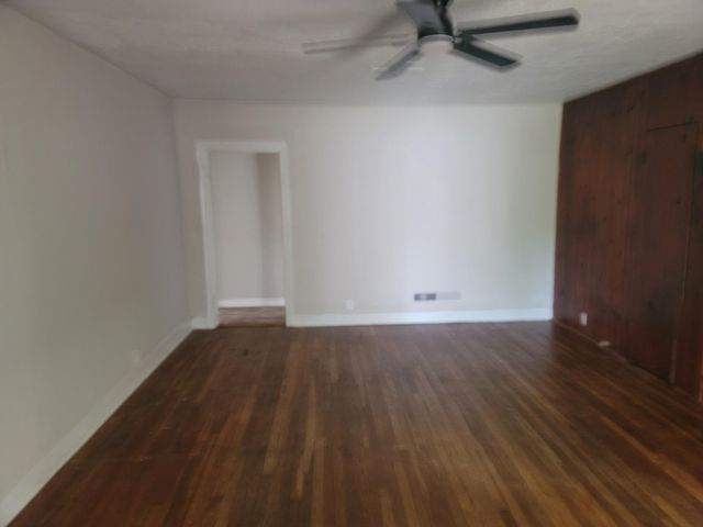 911 N Ashbel Street, Baytown, TX 77520