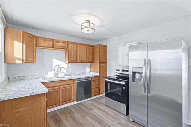 46 Wellington DR, Hampton, VA 23666