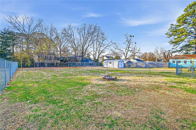 46 Wellington DR, Hampton, VA 23666