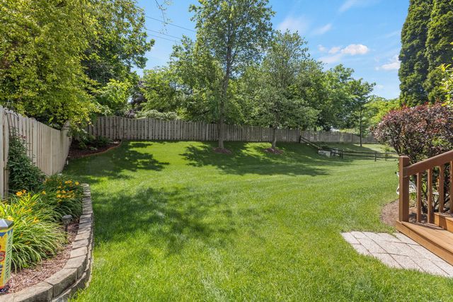 1080 Victoria Drive, Fox River Grove, IL 60021