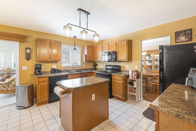 1080 Victoria Drive, Fox River Grove, IL 60021