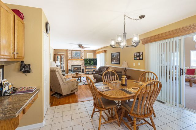 1080 Victoria Drive, Fox River Grove, IL 60021