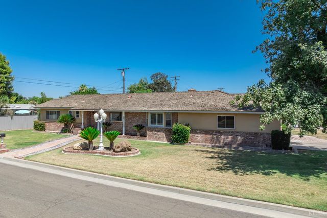 304 Ida Way, Hanford, CA 93230