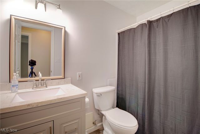 16445 Heather Lane F 101, Middleburg Heights, OH 44130