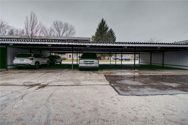 16445 Heather Lane F 101, Middleburg Heights, OH 44130