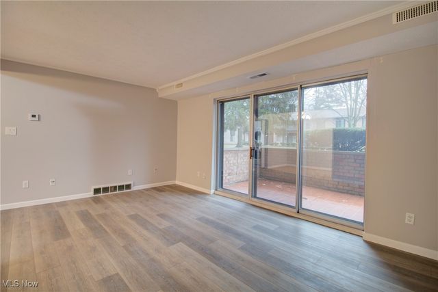 16445 Heather Lane F 101, Middleburg Heights, OH 44130