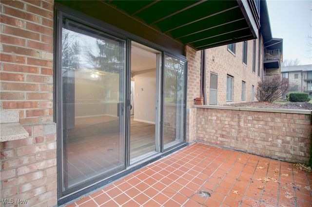 16445 Heather Lane F 101, Middleburg Heights, OH 44130