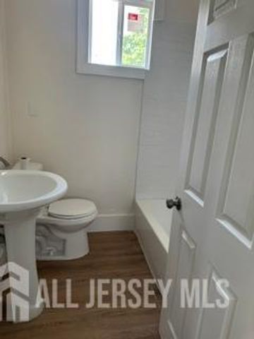 31 Division Street, New Brunswick, NJ 08901
