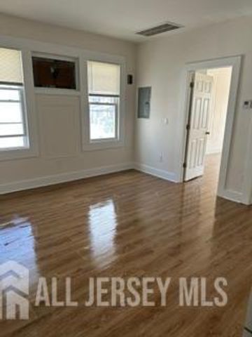31 Division Street, New Brunswick, NJ 08901