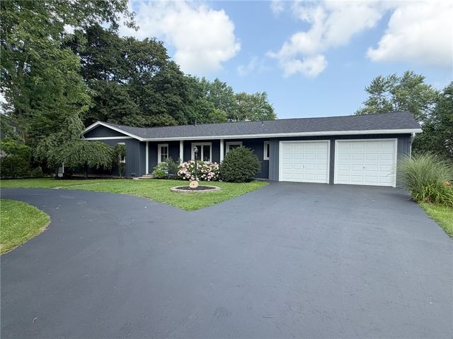 1562 Ridge Road, Webster, NY 14580