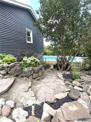 1562 Ridge Road, Webster, NY 14580