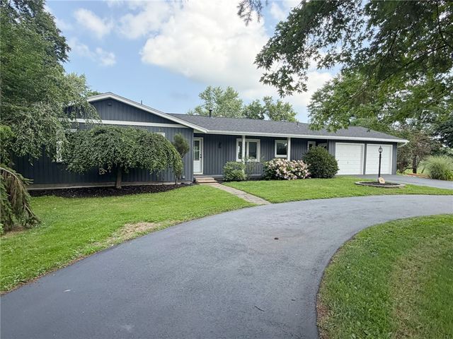 1562 Ridge Road, Webster, NY 14580