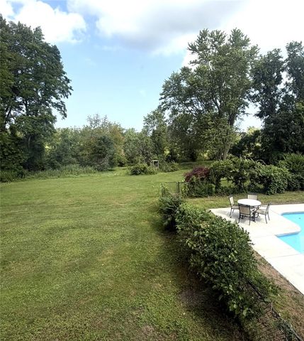 1562 Ridge Road, Webster, NY 14580